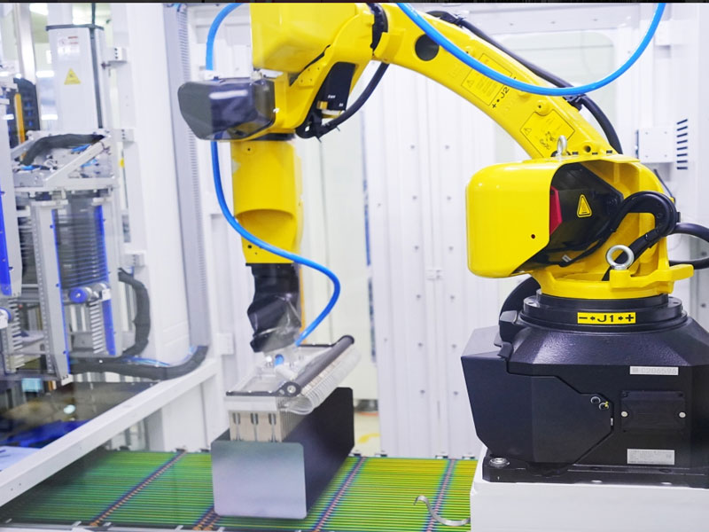 The combination of microgrid and energy storage: